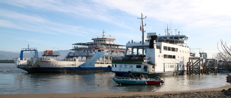 Car ferries docked at the Puntarenas ferry terminal